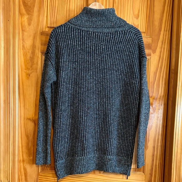 Leo & Nicole Green Multicolor Turtleneck Sweater - Picture 8 of 10